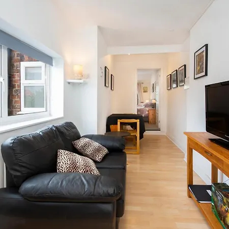 Stable Lofts Near Racecourse And Center 펜션 *